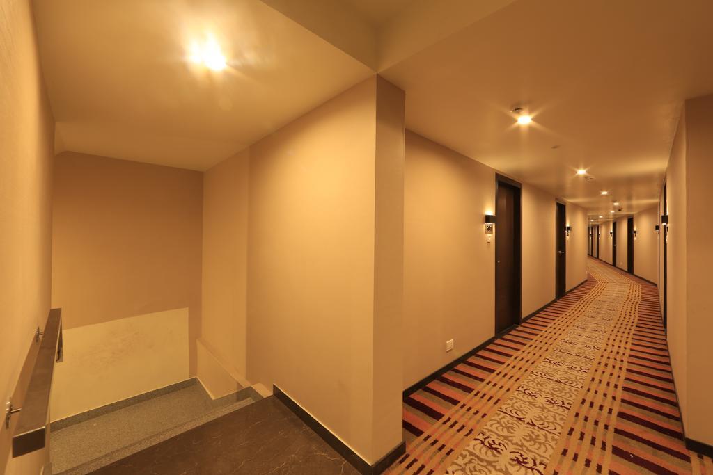 Hotel Regalia Tirupati Kültér fotó