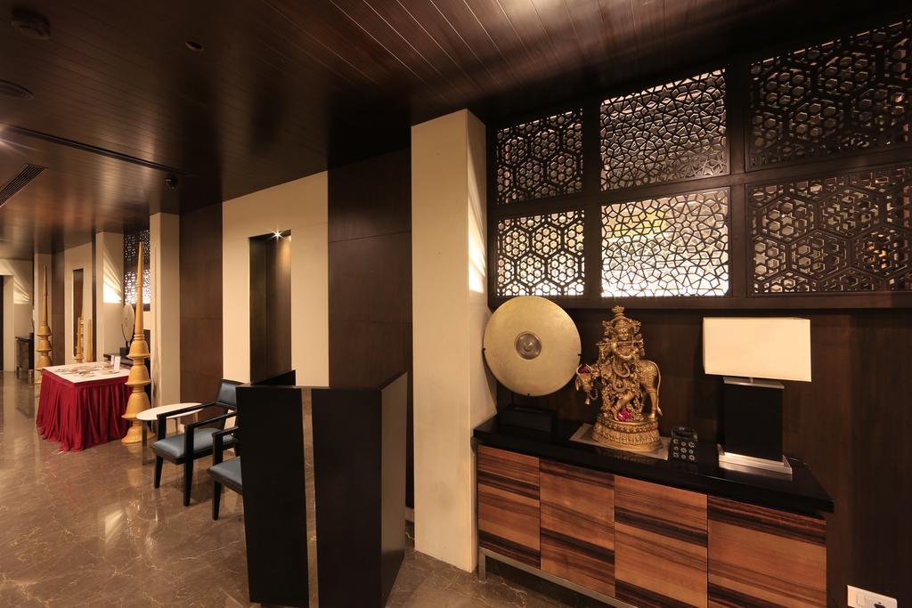 Hotel Regalia Tirupati Kültér fotó