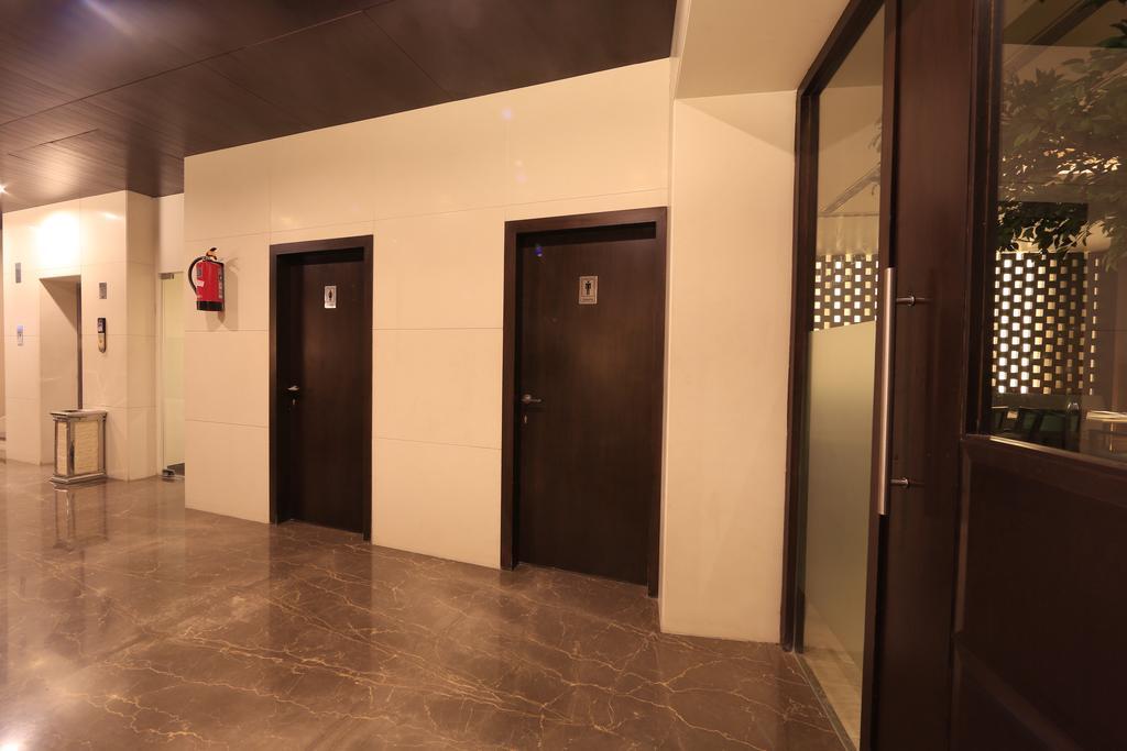 Hotel Regalia Tirupati Kültér fotó