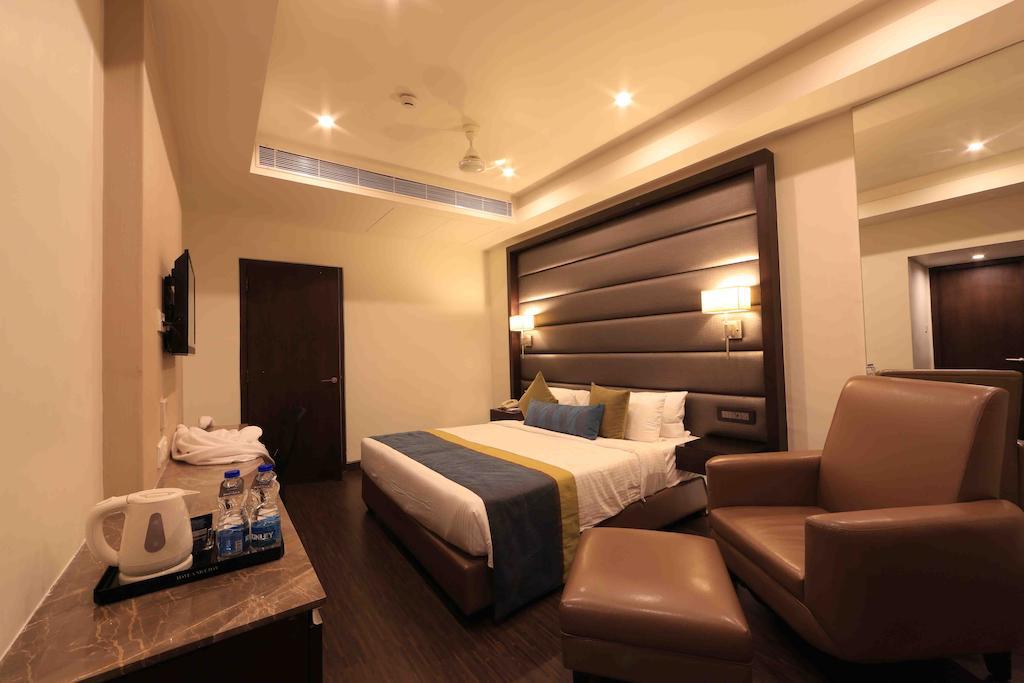 Hotel Regalia Tirupati Kültér fotó