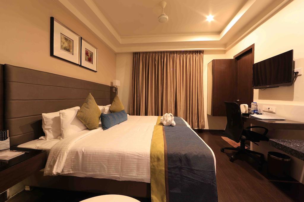 Hotel Regalia Tirupati Kültér fotó