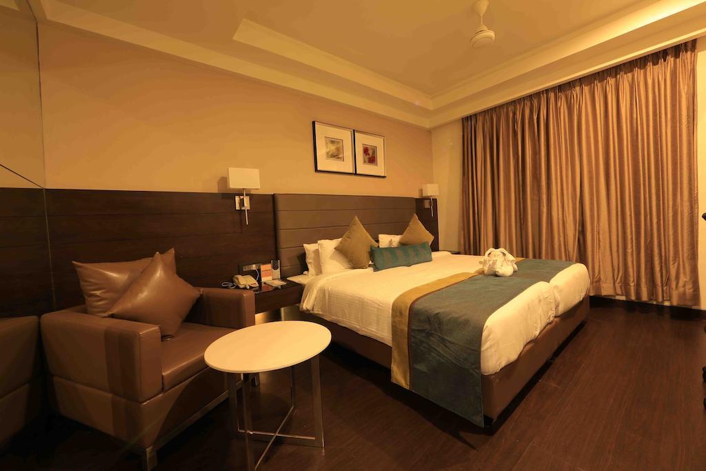 Hotel Regalia Tirupati Kültér fotó