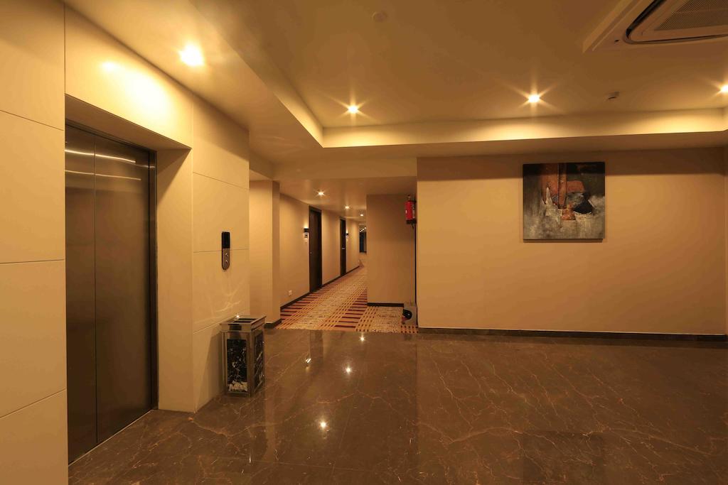 Hotel Regalia Tirupati Kültér fotó